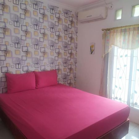 Endah Homestay Syariah Пурвокерто Экстерьер фото