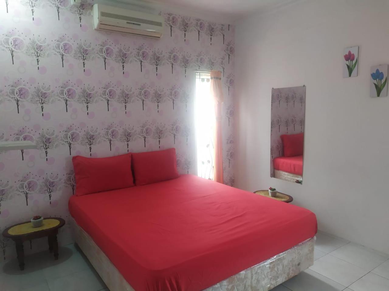 Endah Homestay Syariah Пурвокерто Экстерьер фото