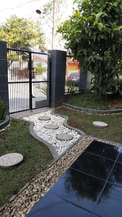 Endah Homestay Syariah Пурвокерто Экстерьер фото